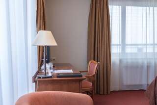 Отель Daugirdas Old City Hotel Каунас Стандартный двухместный номер с 1 кроватью или 2 отдельными кроватями-5