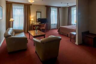 Отель Daugirdas Old City Hotel Каунас Двухместный номер Делюкс с 1 кроватью или 2 отдельными кроватями-4